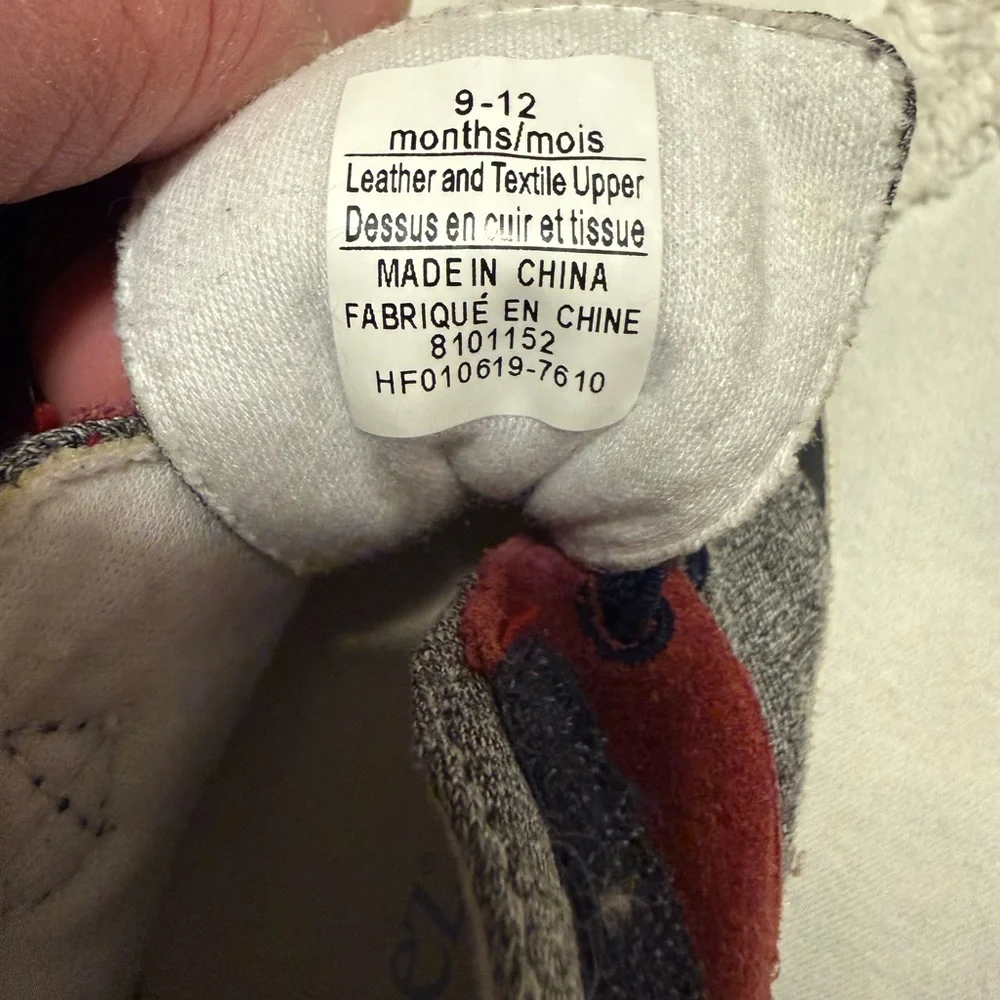 Robeez Stars & Bars Mini Shoe (Infant) Size 9 to 12 months like new